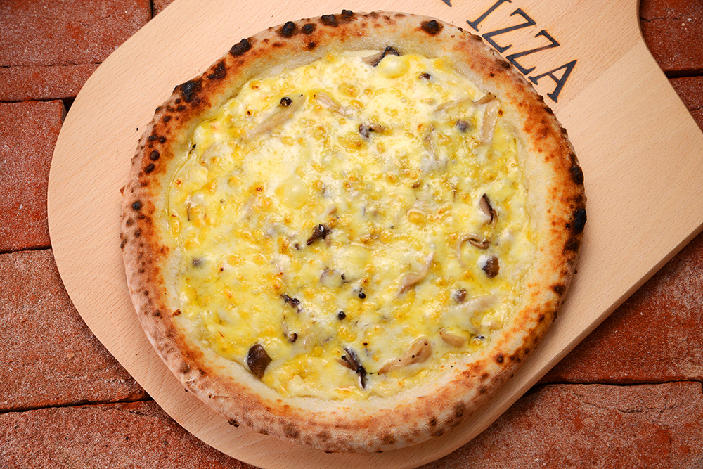 キノコのピザの写真